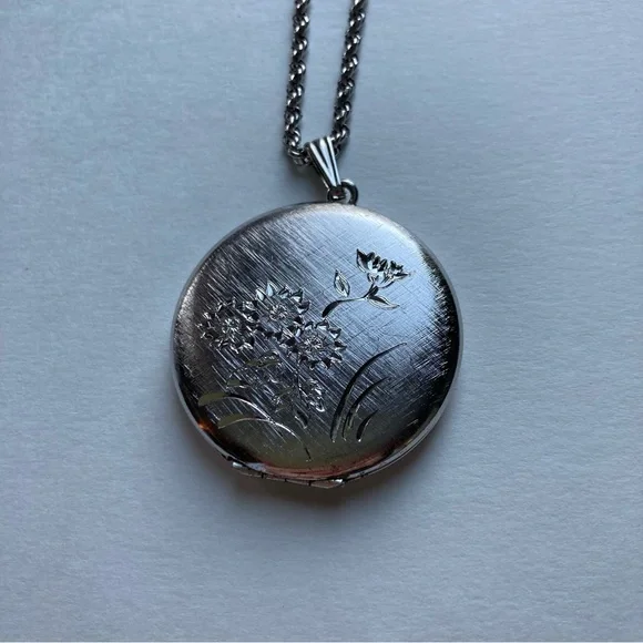 Vintage Signed Sterling Silver Locket Necklace - Picture 1 of 10